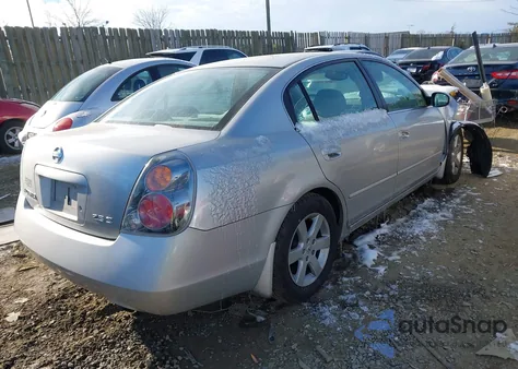 2002 Nissan Altima 2.5 S z USA, uszkodzony, nr VIN 1N4AL11D42C241425